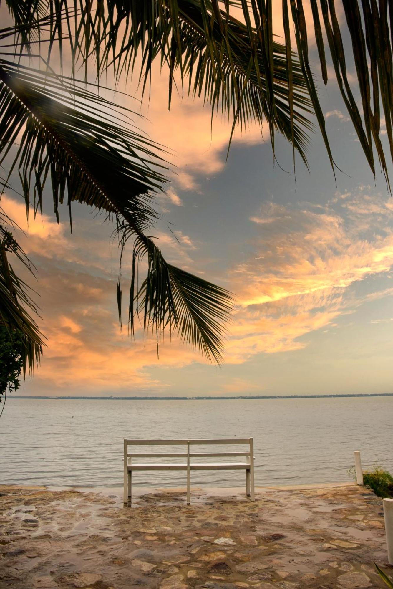 Hiru Lagoon Negombo Esterno foto